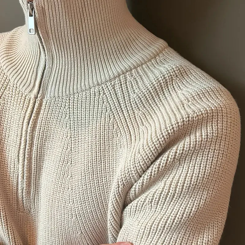 Męski sweter ze strukturalnej dzianiny z zamkiem 1/4 - Beżowy