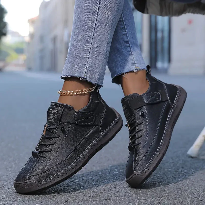 Niskie sneakersy damskie z paskiem na rzep i sznurowaniem - Czarny
