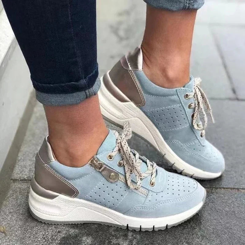 Damskie sneakersy na koturnie z bocznym zamkiem - Niebieski
