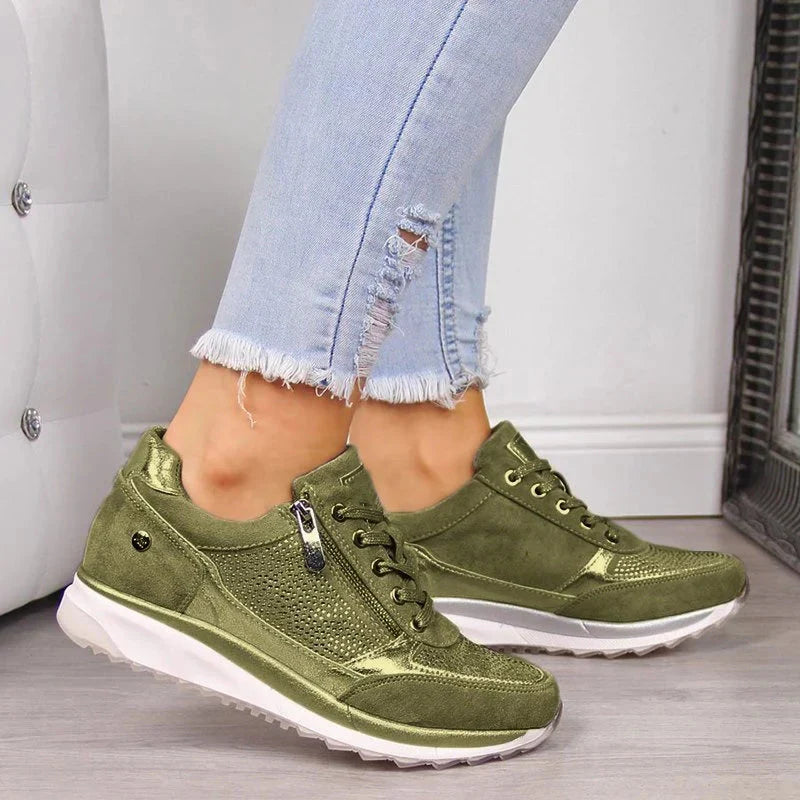 Damskie sneakersy z bocznym suwakiem i perforowanymi detalami - Zielony