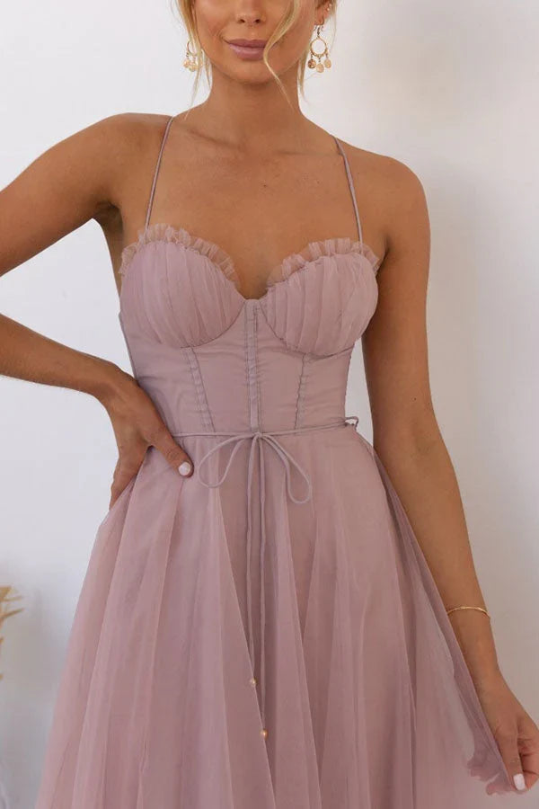 Elegancka damska sukienka midi o koktajlowym fasonie